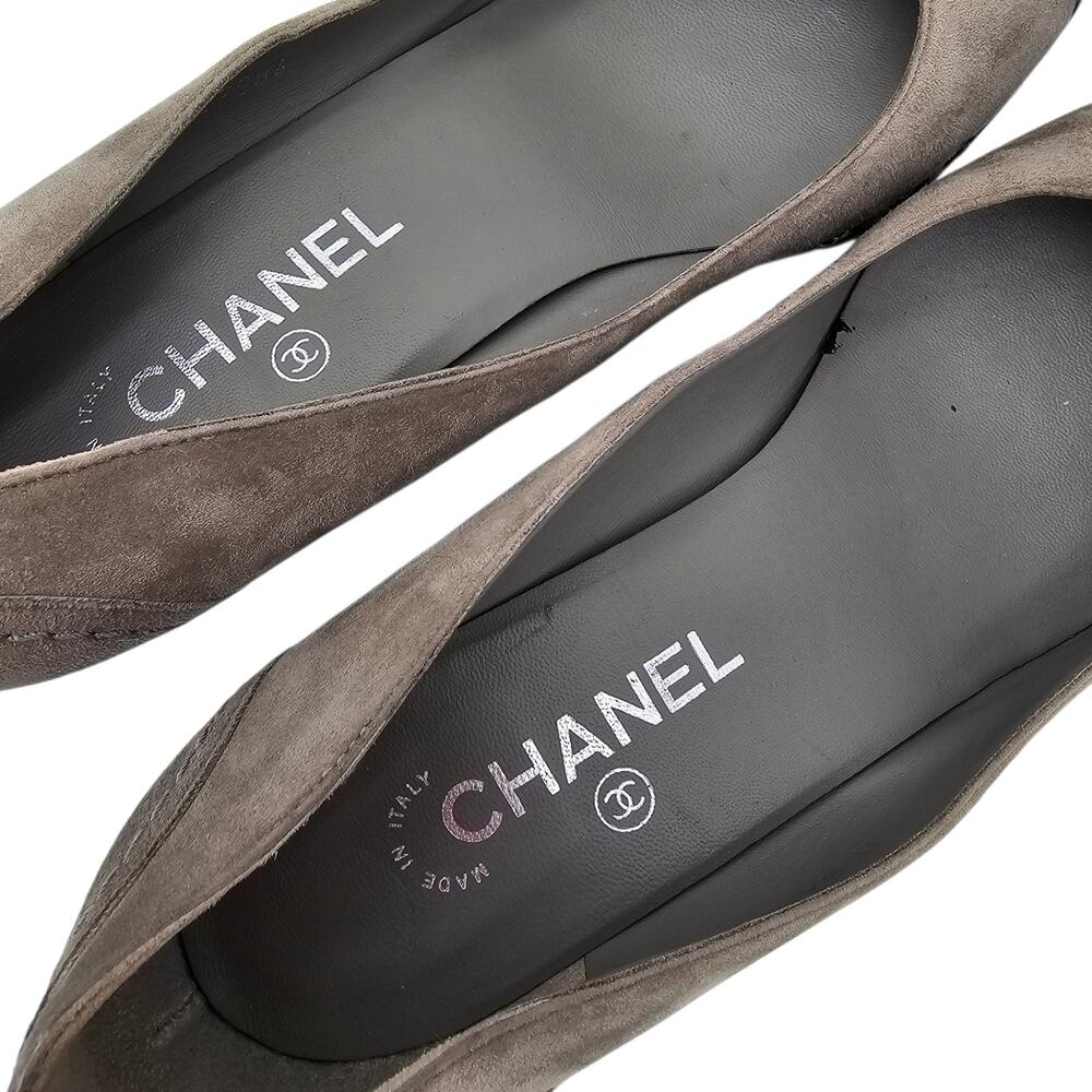 Chanel CC Cap Toe Chain Wedge Heel Pump Gray Suede Black Silver Size 39 US 8 8.5 - Picture 9 of 14